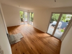 Wohnzimmer - Schöne 4 Zimmer Wohnung + 2 Terrassen