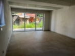 Wohnzimmer - Charmantes Reihenendhaus mit Garten, Terrasse – großzügige Wohnfläche ca. 120 m²